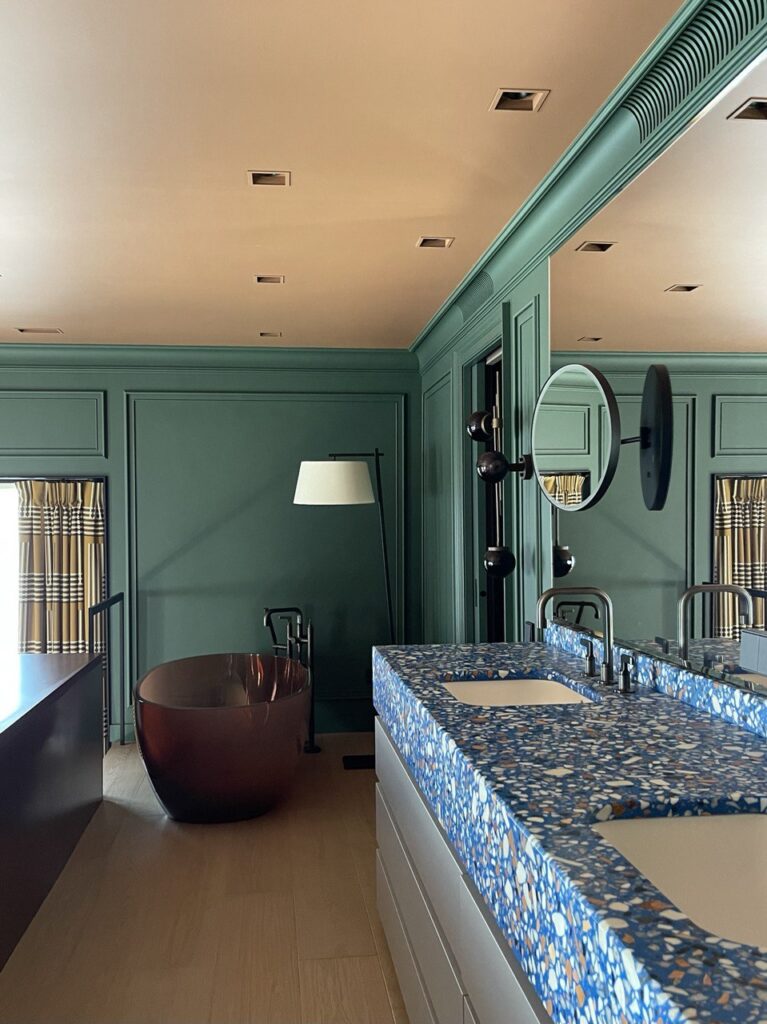 двойная раковина из синего терраццо