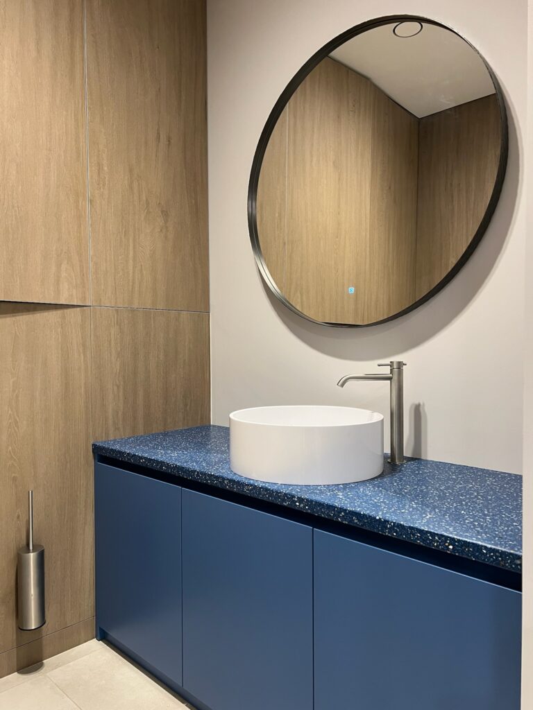 Все виды терраццо в ванной и в душе. Крупные форматы, любая текстура.